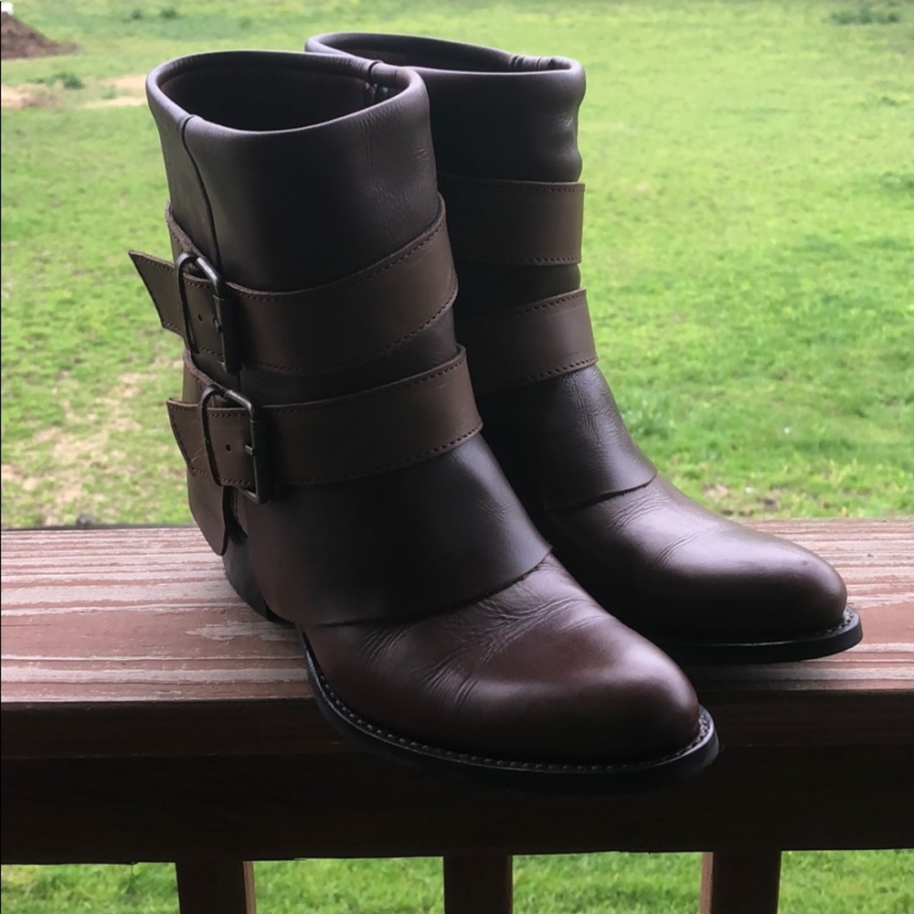 Beautiful Sendra handmade ankle boots!!! Collector